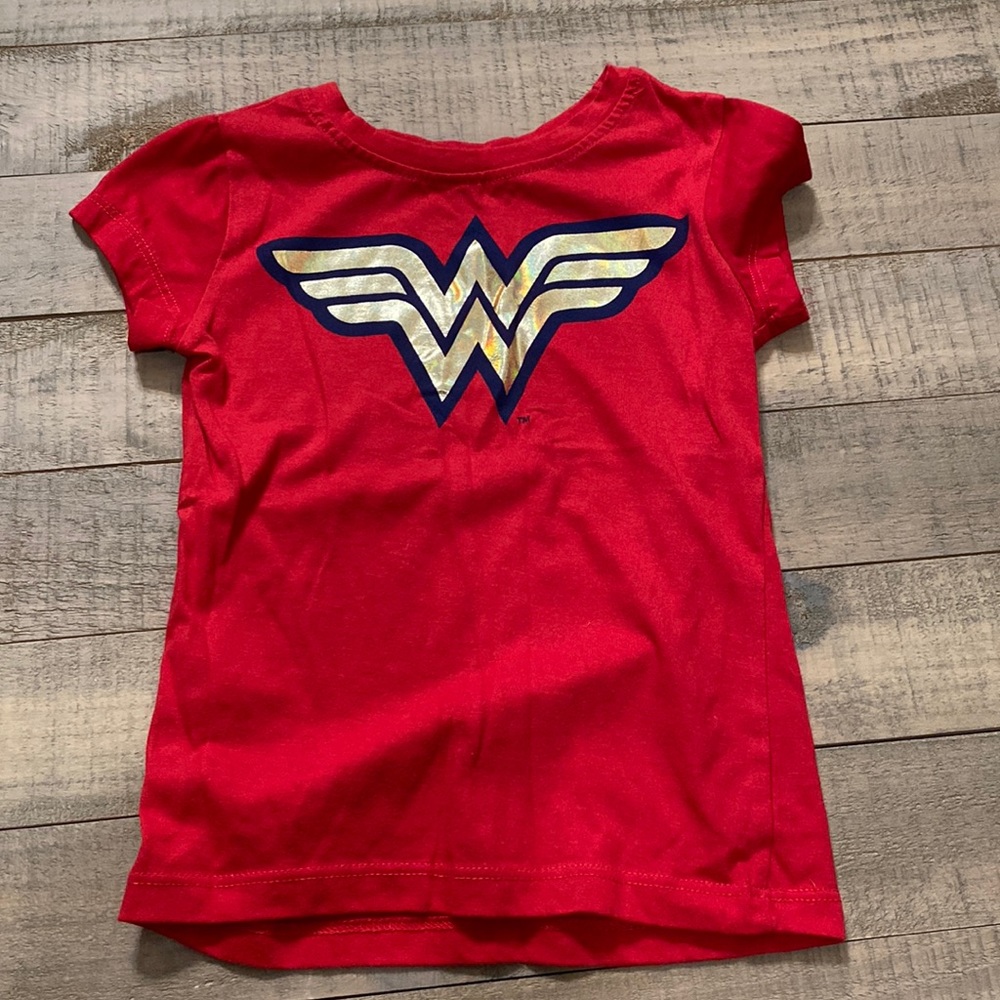 EUC. Wonder Woman Tee